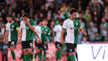 Los jugadores del Sporting Portugal tras la eliminación de la copa portuguesa.