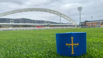 24-03-24. IMAGEN DEL BRAZALETE DE CAPITÁN DEL SPORTING EN LAS INSTALACIONES DE LEZAMA, DONDE EL EQUIPO ROJIBLANCO SE ENFRENTA AL AMOREBIETA.