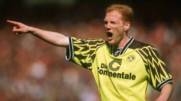 El cierre de su carrera lo hizo con el Borussia Dortmund, donde jugó de 1993 a 1998 y disputó más de 100 partidos. Con el cuadro negro y amarillo conquistó dos veces la Bundesliga y una ocasión la Champions League.