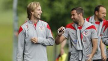 "Rakitic sólo se irá si llega una oferta fuera del mercado"