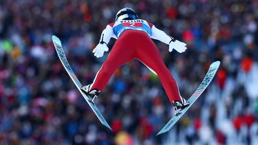 Daniel Tschofenig, durante su actuación en los tradicionales saltos de esquí de Garmisch-Partenkirchen.