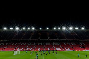 El Barcelona entrena antes de su cita con el Manchester United