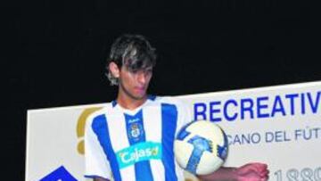 <b>CON GANAS. </b>El centrocampista argentino Cristian Omar Maidana se endosó ayer por primera vez la elástica albiazul.