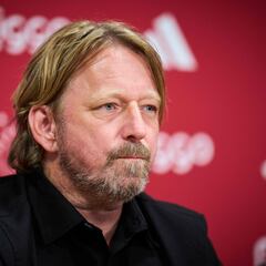 El Ajax despide a su director deportivo... ¡tan solo 129 días después de contratarlo!