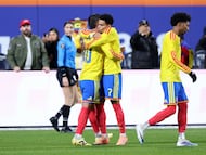 NEW YORK, NEW YORK - NOVEMBER 18: James Rodriguez of Colombia celebrates after scoring the team's first goal via penalty with teammate Luis Diaz during the International Friendly match between Colombia and Australia at Citi Field on November 18, 2025 in New York City. Jordan Bank/Getty Images/AFP (Photo by Jordan Bank / GETTY IMAGES NORTH AMERICA / Getty Images via AFP)