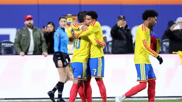 NEW YORK, NEW YORK - NOVEMBER 18: James Rodriguez of Colombia celebrates after scoring the team's first goal via penalty with teammate Luis Diaz during the International Friendly match between Colombia and Australia at Citi Field on November 18, 2025 in New York City. Jordan Bank/Getty Images/AFP (Photo by Jordan Bank / GETTY IMAGES NORTH AMERICA / Getty Images via AFP)