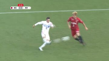 Si mete esto Torres, se cae Japón: vean la locura que intentó desde medio campo