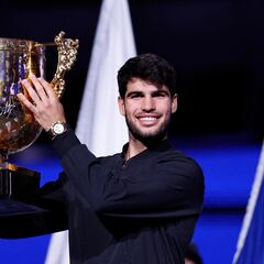 Un gran Alcaraz destrona a Sinner para ganar su 16º título