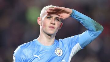 Phil Foden durante el partido contra el Brentford.