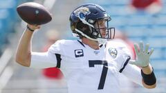 JACKSONVILLE, FLORIDA - SEPTEMBER 08: Nick Foles #7 of the Jacksonville Jaguars throws a pass during warmups before a game against the Kansas City Chiefs at TIAA Bank Field on September 08, 2019 in Jacksonville, Florida.   James Gilbert/Getty Images/AFP
 