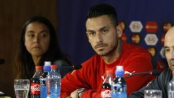 Pinilla en una conferencia de prensa durante la Copa Am&eacute;rica pasada.