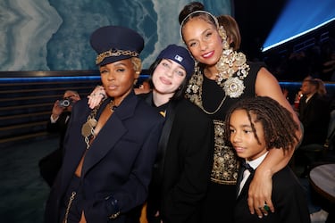 Janelle Monáe, Billie Eilish, Alicia Keys y Genesis Ali Dean durante la gala de los Premios Grammys 2025 celebrados en Los Ángeles.