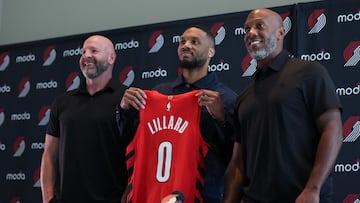 Damian Lillard, durante el acto de presentación en su regreso a Portland Trail Blazers.