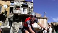 Armstrong retorna y Flecha vuelve a insistir