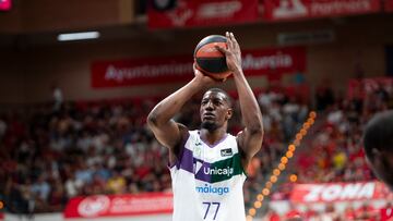 Yankuba Sima, lanzando un tiro libre durante el tercer partido de la semifinal ante UCAM Murcia.