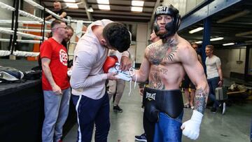 Conor McGregor instantes antes de iniciar un entrenamiento.