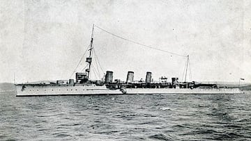 Así es el Blas de Lezo, el histórico crucero español que fue el héroe del desembarco de Alhucemas (Marruecos)