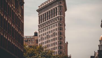 When is the re-auction of Flatiron, New York’s skyscraper from Spiderman and Friends?