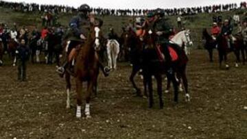 <b>ESCENARIO. </b>Los caballos se disponen a seguir las carreras de los galgos. El público se sitúa en los altos.