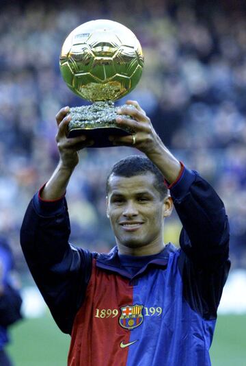 Tras brillar en el Barcelona donde consiguió en 1999 el Balón de Oro. En 2002 consiguió el Mundial con Brasil y se fue al Milan donde en su primer año ganó la Champions en su primer año.