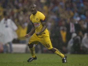 Sin duda alguna, el 'Chucho' Benítez fue el mejor futbolista ecuatoriano, siendo goleador tanto en Santos como en el América