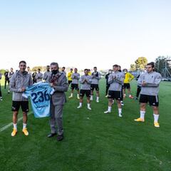 Mouriño homenajea a Mallo después de la tormenta