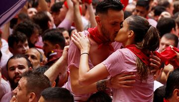 Ambiente en la Plaza Consistorial, plaza que está situada en el corazón del Casco Antiguo de Pamplona, donde se realiza el Chupinazo.