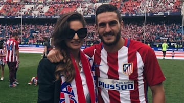 Koke Resurrección y Beatriz Espejel en el Vicente Calderón.