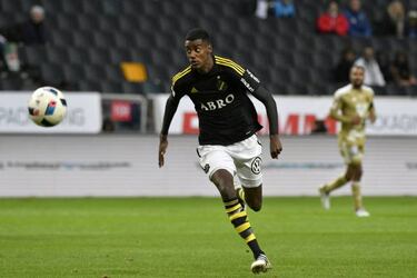 'Next Zlatan' close to deal with Dortmund