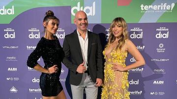 Carmen Ramírez, Álvaro Díaz, Patricia Imaz presentadores de la alfombra verde 