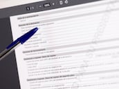 Una persona cumplimenta la declaración de la Renta, a 3 de abril de 2024, en Madrid (España). Los contribuyentes han presentado en el primer día y medio de la Campaña de la Renta 2024 un total de 1.675.000 declaraciones, lo que supone un descenso del 0,1% respecto al año pasado. Fuentes del organismo han informado de que, del conjunto de declaraciones presentadas, 136.000 se han realizado a través del nuevo servicio de 'Renta Directa' y 238.000 con la aplicación de la Agencia Tributaria, un 2,4% más.
03 ABRIL 2025
Eduardo Parra / Europa Press
03/04/2025