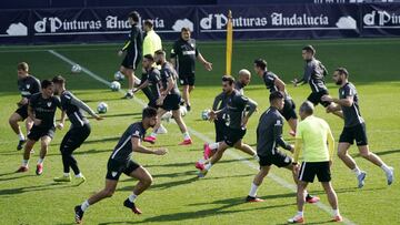 Imagen de archivo de un entrenamiento de grupo en La Rosaleda.