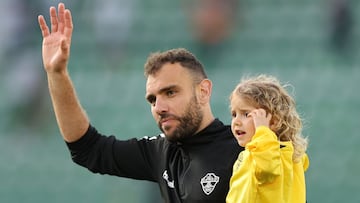 ELCHE, SPAIN - MAY 22: Gonzalo Verdu of Elche CF celebrates after his team avoided relegation following the La Liga Santander match between Elche CF and Athletic Club at Estadio Martinez Valero on May 22, 2021 in Elche, Spain. A limited number of fans wil