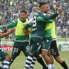 Wanderers golea a Cobreloa para mantener el liderato