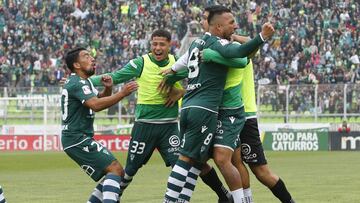 Wanderers golea a Cobreloa para mantener el liderato