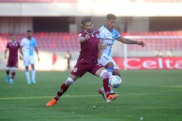 El volante de Antofagasta llegó desde el Morelia, con muy poca continuidad, y de inmediato agarró camiseta de titular en los "Pumas". Es el dueño del mediocampo.