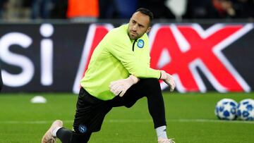 David Ospina durante el calentamiento del Napoli antes del partido ante PSG por Champions League.