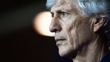 Colombia national football team coach Jose Nestor Pekerman looks on during their international friendly football match between Egypt and Colombia at &quot;Atleti Azzurri d&#039;Italia Stadium&quot; in Bergamo on June 1, 2018. / AFP PHOTO / MARCO BERTORELLO