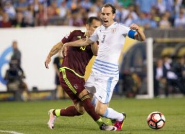 Alejandro Guerra y Diego Godín.