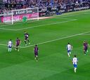El Espanyol reclamó penalti por mano de Piqué en el 26'