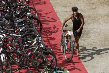 El crono se paró antes de la hora y media cuando Héctor Guerra, del Club de Triatlón Villanueva de la Cañada, entró en meta exhausto, pero feliz por el desarrollo de la prueba. 
