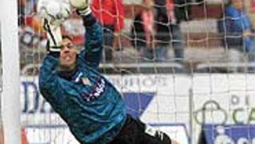 <B>MÁS POSIBILIDADES</B>. Maceda no ha tomado una decisión, pero Juanjo parte con más opciones.