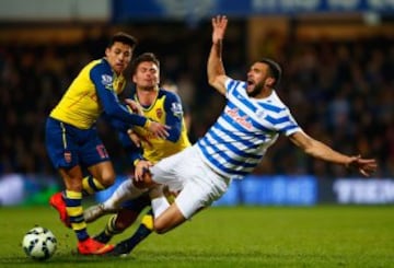 Alexis Sánchez armó la jugada del primero y anotó el segundo del Arsenal sobre Queens Park Rangers.