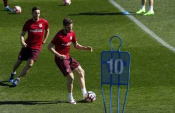 Saúl Ñíguez y Koke.