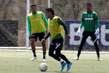 Atlético Nacional se pone al día en el calendario y este jueves enfrentará a Envigado en el Atanasio Girardot. Así se preparan los dirigidos por Hernán Darío Herrera.