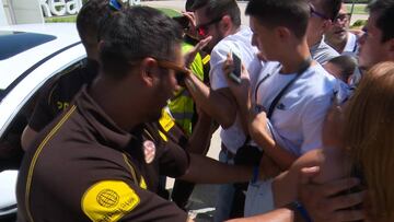 James para a firmar con su coche y desata la locura en Valdebebas: gritos, empujones...