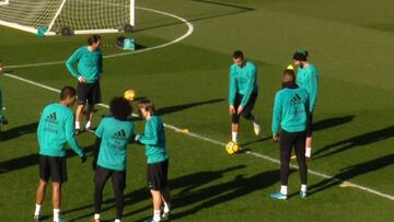 Cristiano quiere Clásico: bailecito al balón que Benzema no entendió