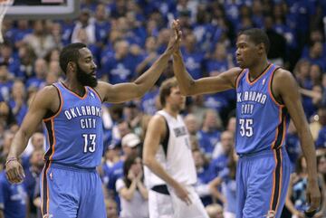 En 2009, Oklahoma cerró su "big three" con otra elección en el Draft. Esta vez sería James Harden, "La barba", quien llegaría para formar un equipo temible desde el perímetro.