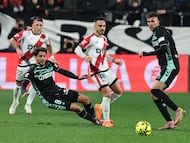 15/12/25 PARTIDO PRIMERA DIVISION
RAYO VALLECANO - BETIS
PABLO FORNALS ALVARO GARCIA NELSON DEOSSA