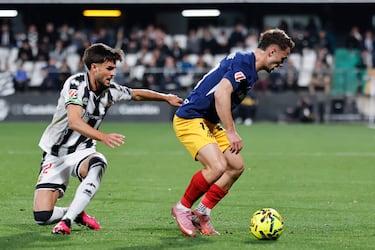 El defensa del equipo castellonense es una de las claves que les mantiene en la zona alta de la clasificación. Partido a partido sigue demostrando que es muy importante. Su gol cerró el partido.
